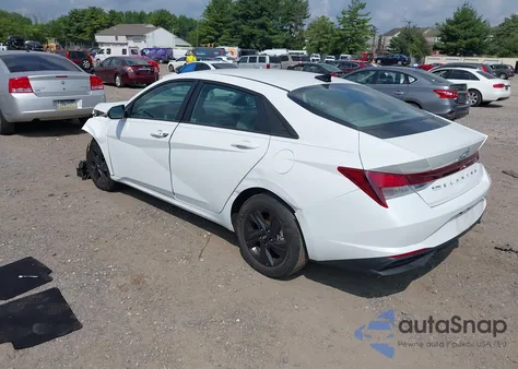 2021 Hyundai Elantra Sel z USA, uszkodzony, nr VIN 5NPLM4AG1MH003986